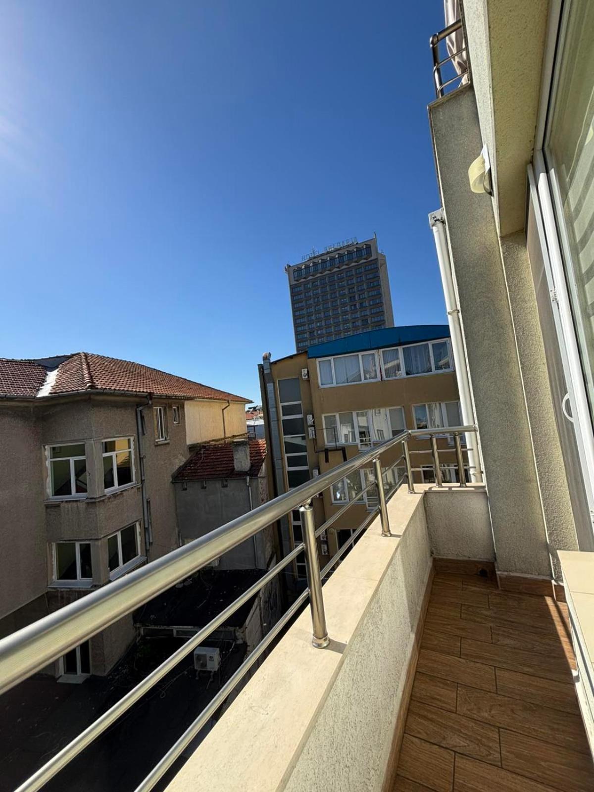 Grand Apartment Bogoridi - Top Center Near To Sea And Sea Garden Burgas City Exteriér fotografie